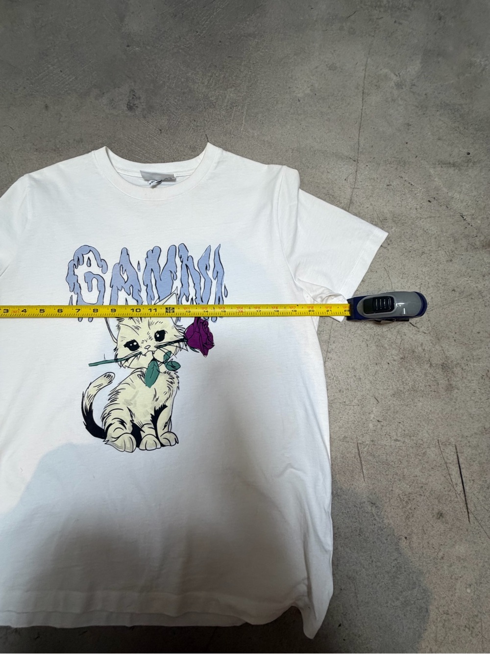 Ganni White Tee with Cream Cat Holding Purple Rose - Picture 10 of 13